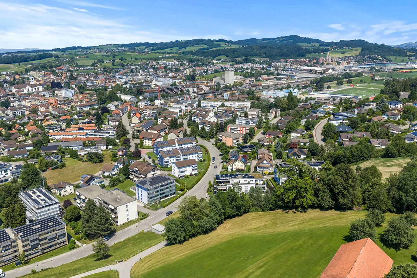 Près du centre - calme - Vue dégagée - Photo 12 sur 13