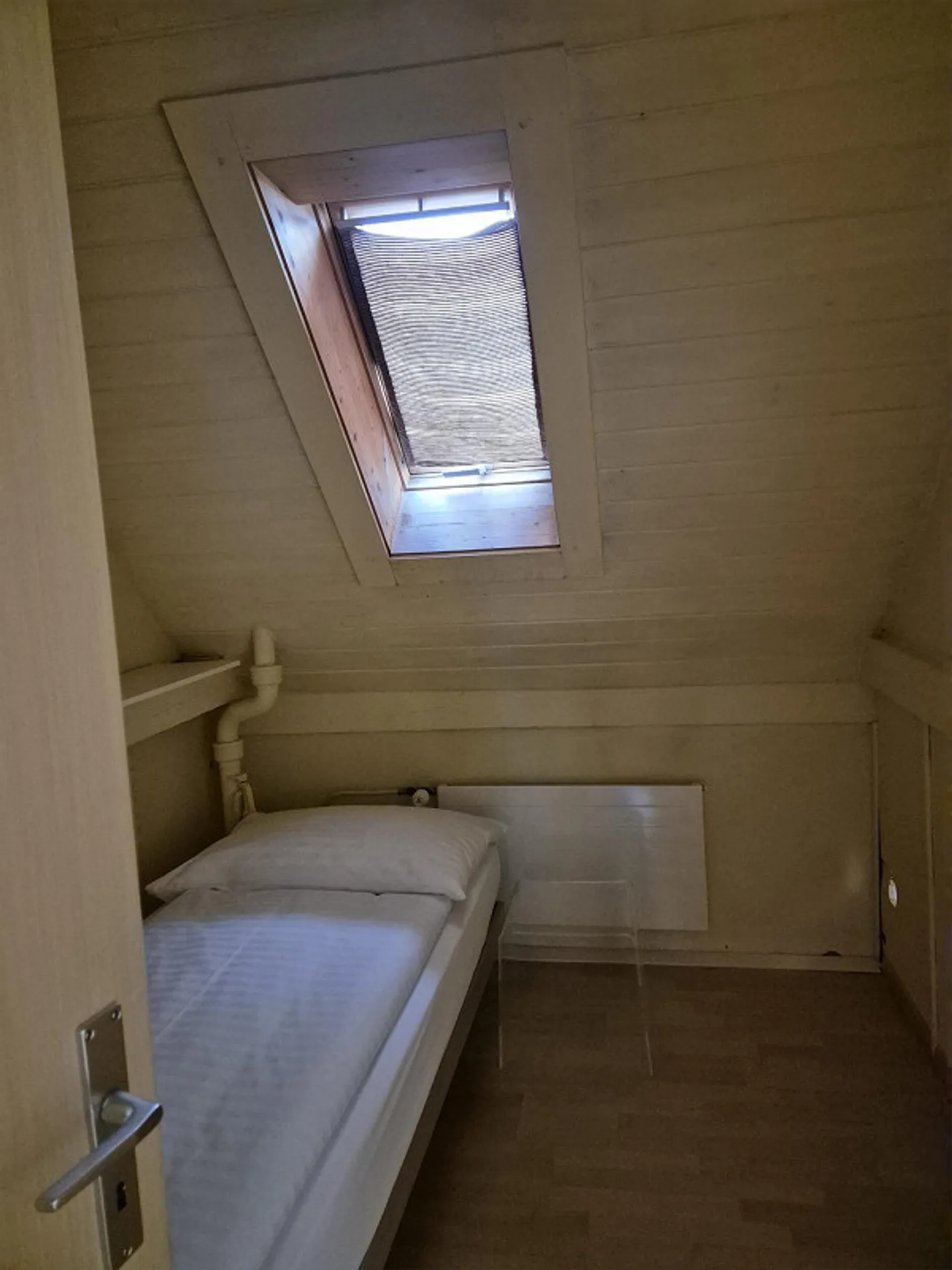 Charming 3.5-room attic apartment in the heart of St. Gallen's old town - Photo 11 of 12