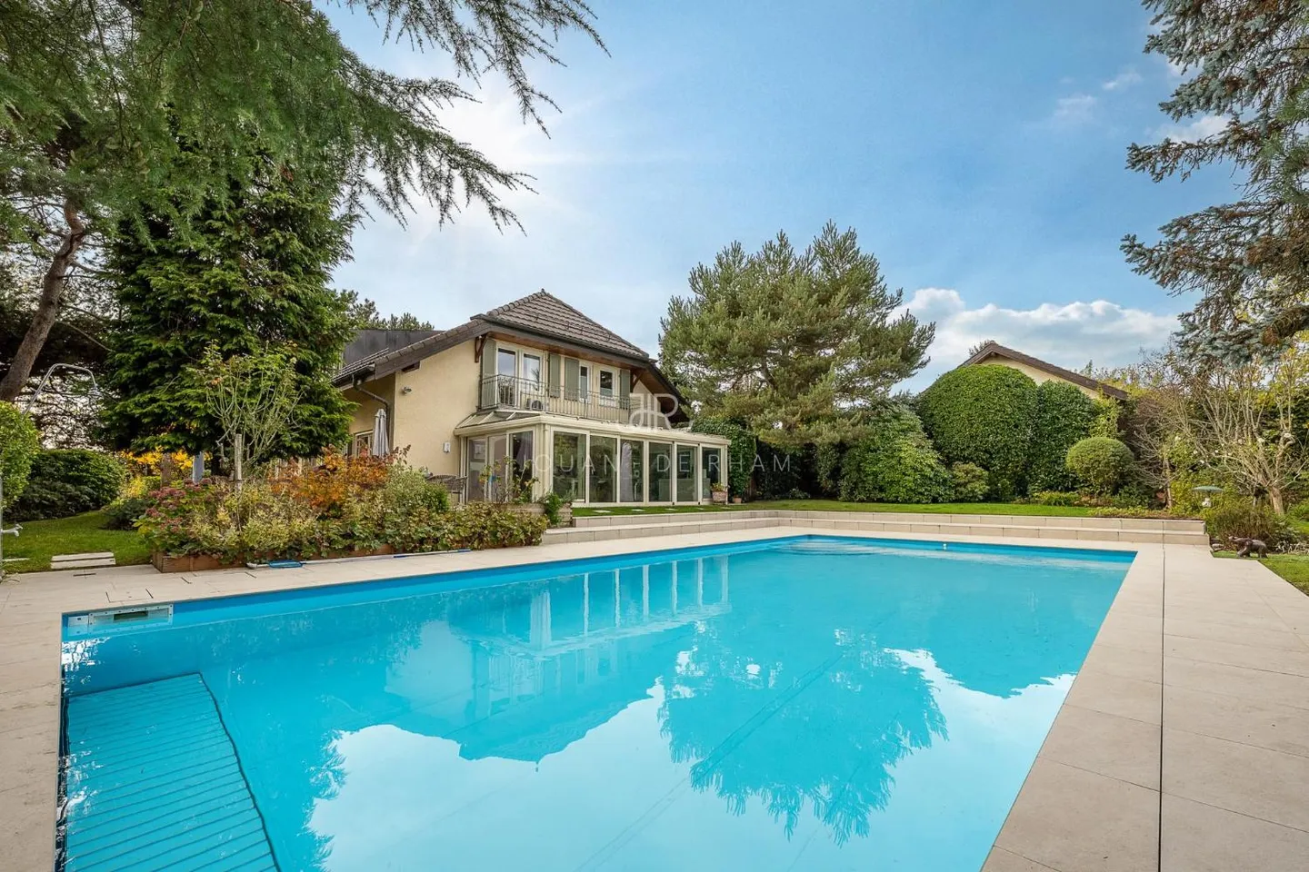 Magnificent single-family home in a gated community - Photo 1 of 13