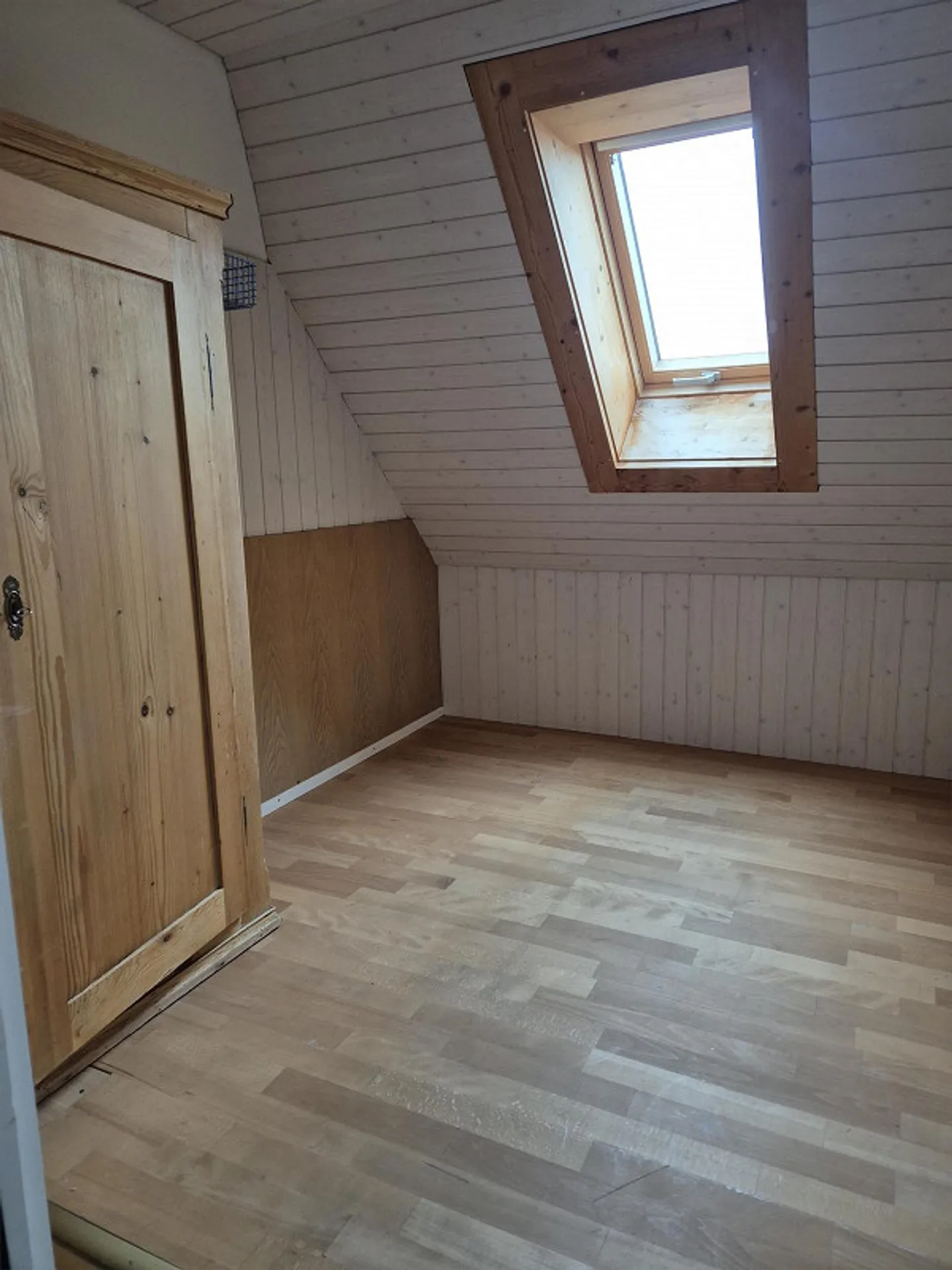 Charming 3.5-room attic apartment in the heart of St. Gallen's old town - Photo 12 of 12