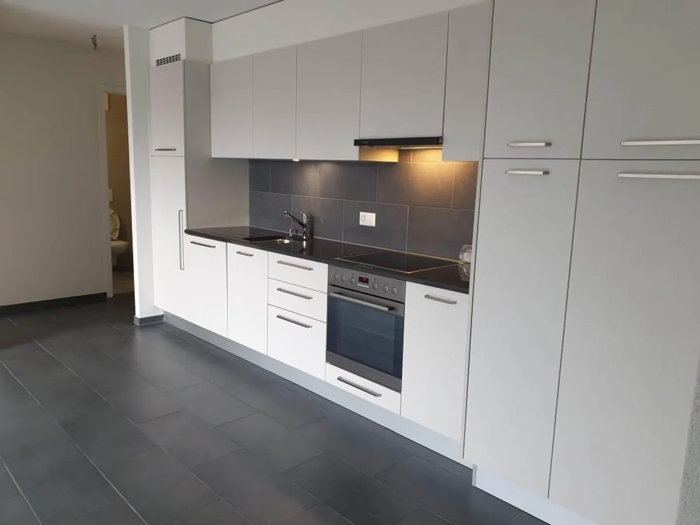 Appartement moderne 3.5 pièces - Photo 3 sur 8