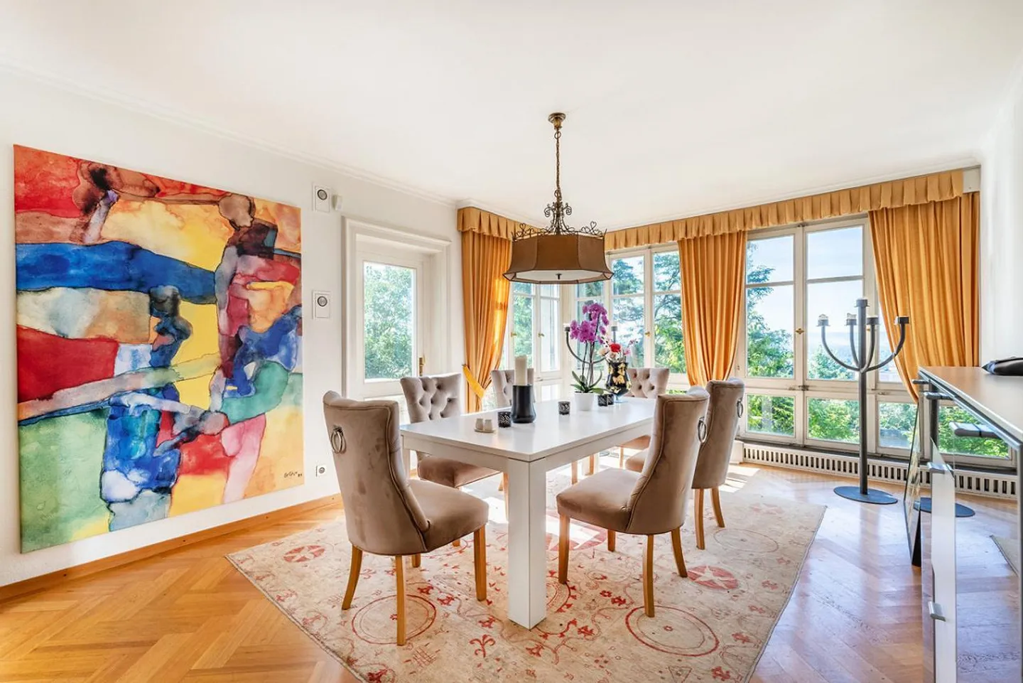 Una Villa Signorile con Architettura Elegante - Foto 8 di 15