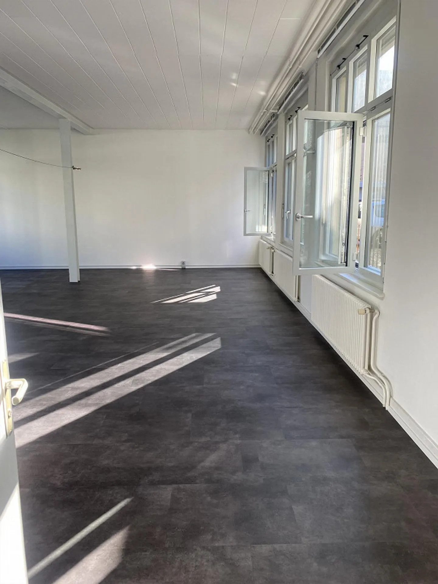 Vielseitig nutzbarer Gewerberaum in Schöftland - Foto 4 von 6