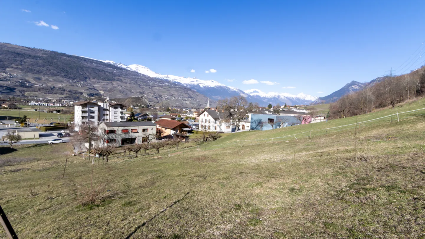 A VENDRE VILLA 6.5 PCES AVEC SOUS-SOL A GRONE - Photo 3 sur 6