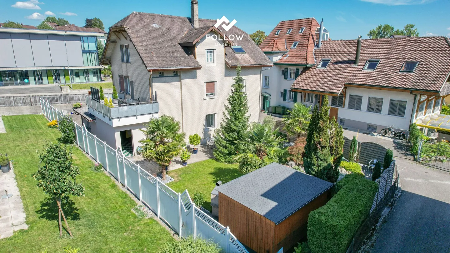 Casa unifamiliare o plurifamiliare ben tenuta in posizione centrale - Foto 1 di 26