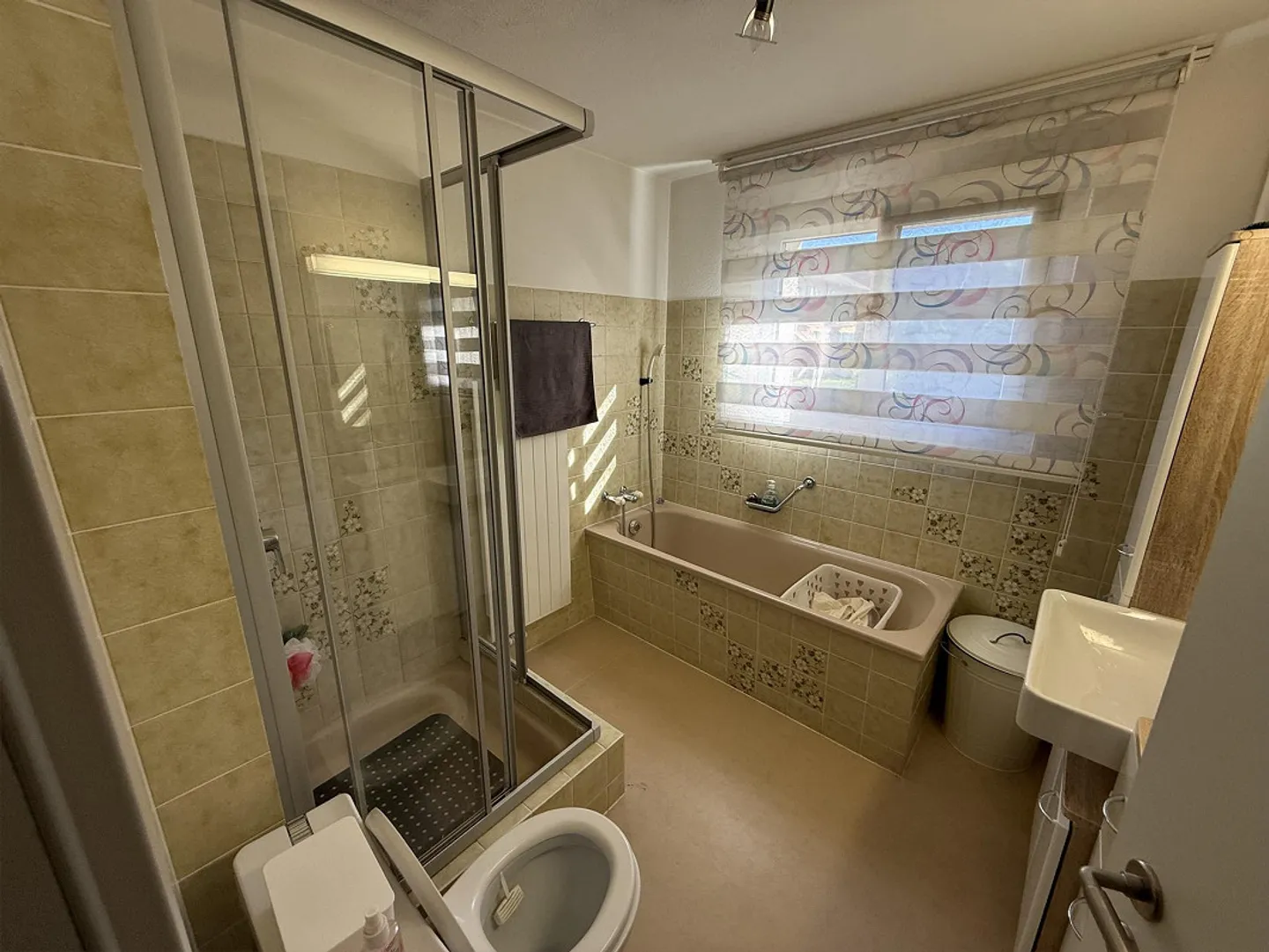 Appartement de 4,5 pièces au rez-de-chaussée avec pavillon de jardin - Photo 4 sur 8