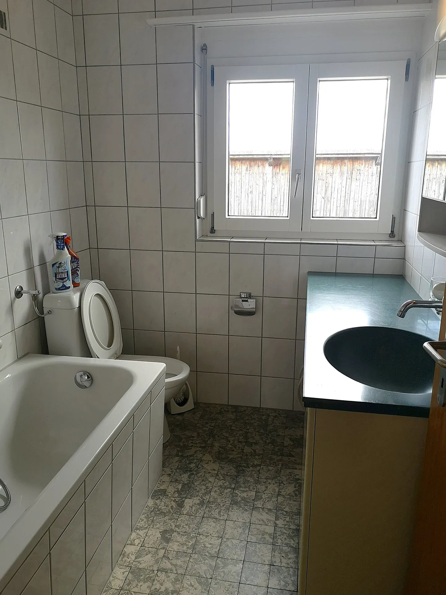 Two houses to renovate partly on a plot of 3253m2, with garage/workshop - Photo 42 of 45