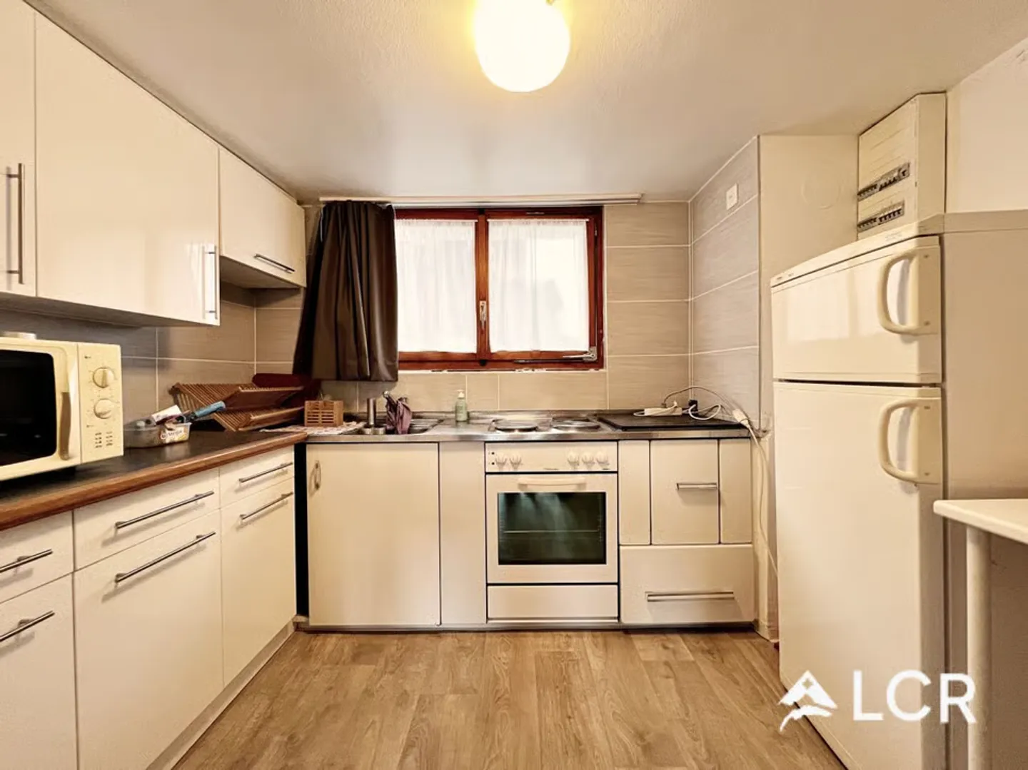 Wunderschöne 2,5-Zimmer-Wohnung möbliert - Holzofen - Viel Charme - Foto 5 von 8