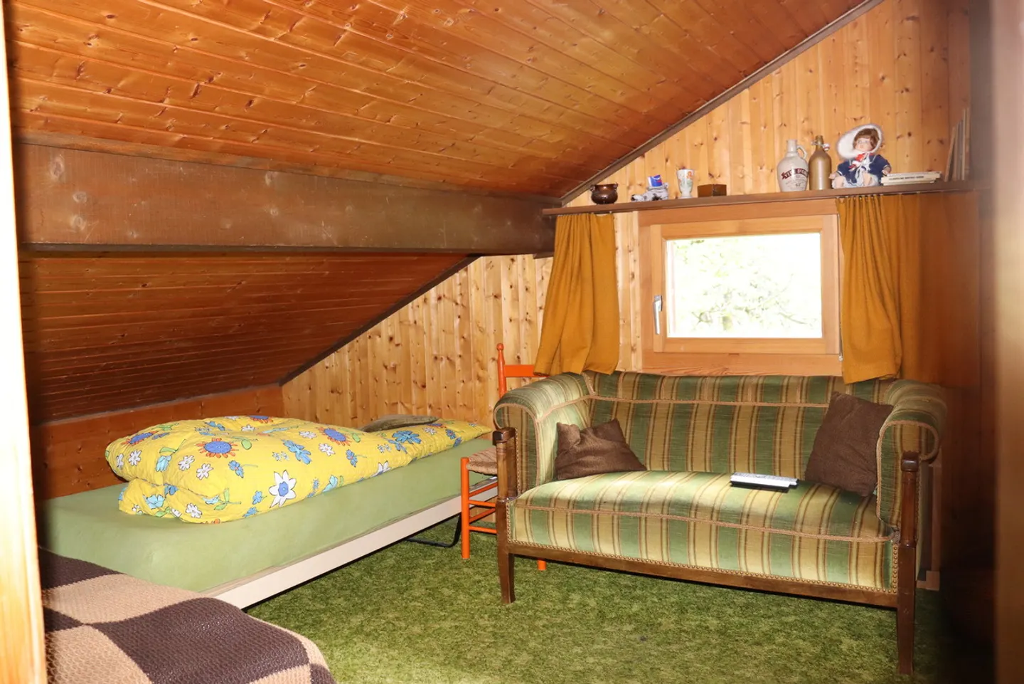 Charming Chalet with Terrace - Photo 11 of 14