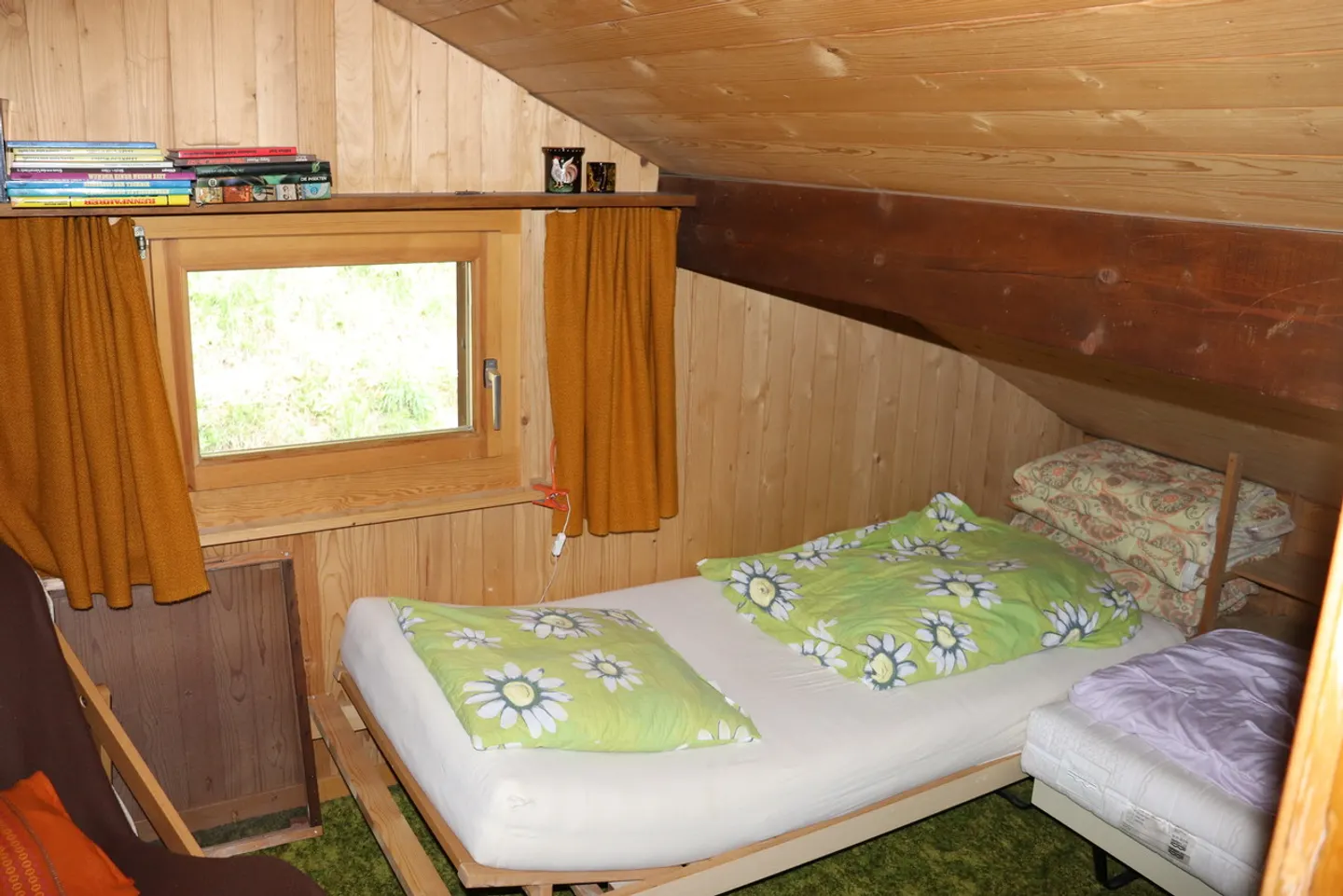 Charming Chalet with Terrace - Photo 12 of 14