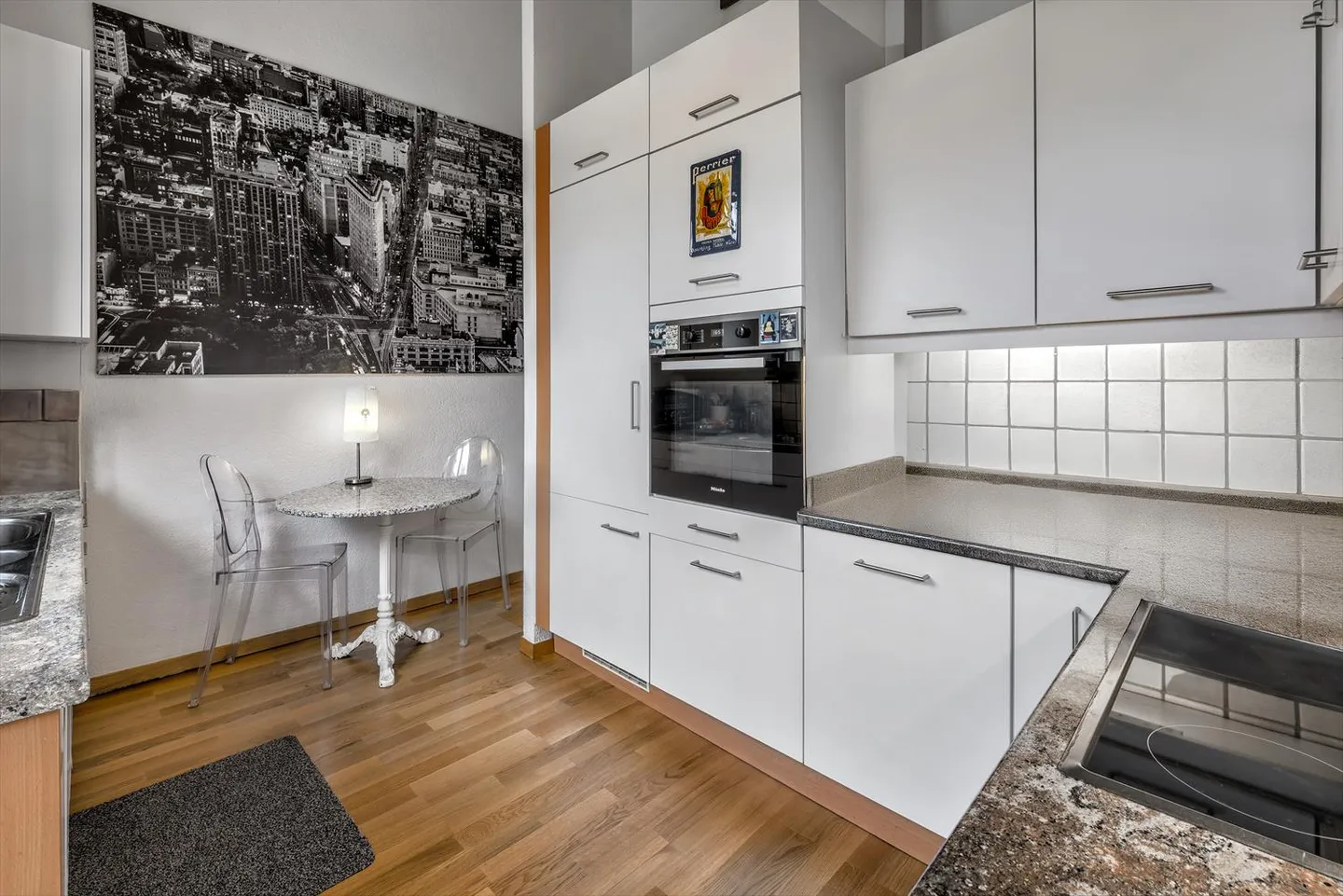 Vaste maison jumelle dans un écrin verdoyant - Photo 5 sur 11