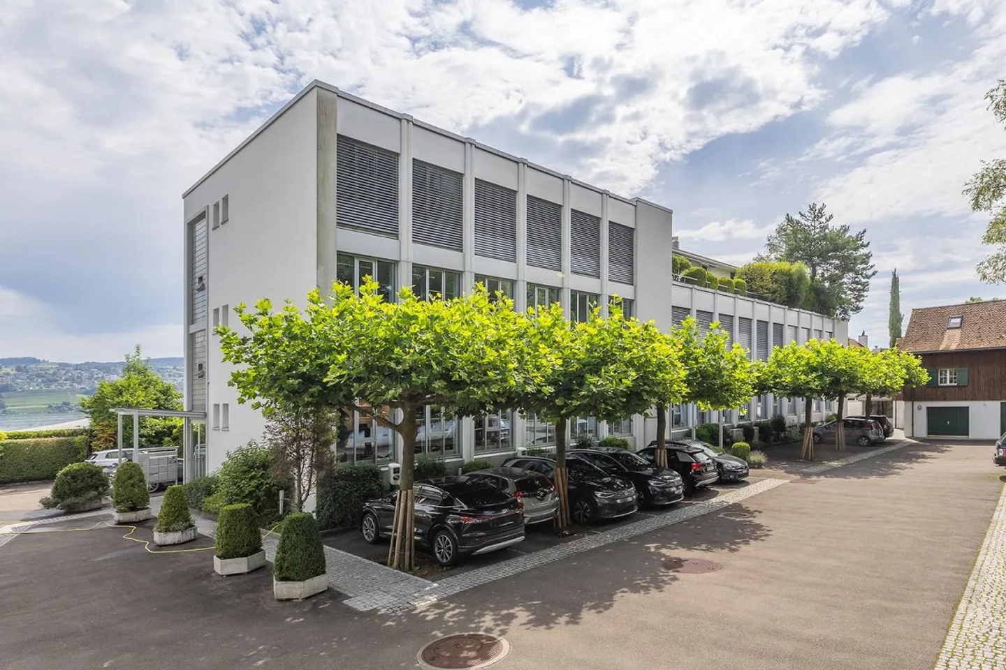 Spazio commerciale rappresentativo sul lago di Zurigo - posizione perfetta per la tua attività! - Foto 1 di 13