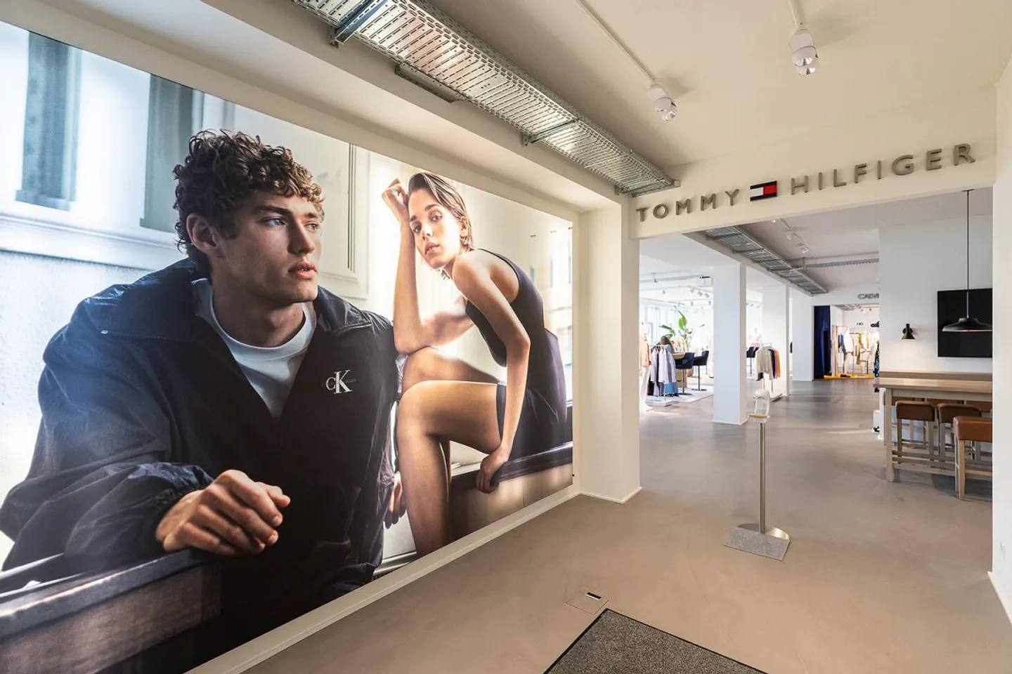 Spazio commerciale rappresentativo sul lago di Zurigo - posizione perfetta per la tua attività! - Foto 3 di 13