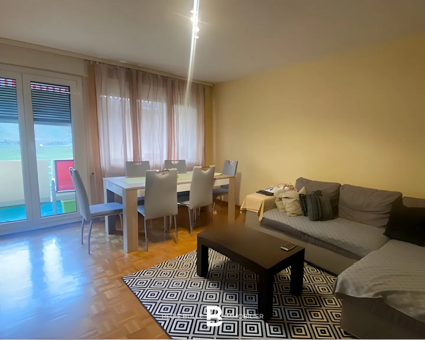 The Tour de Trême - Charming 3.5-room apartment renovated for rent - Photo 3 of 5