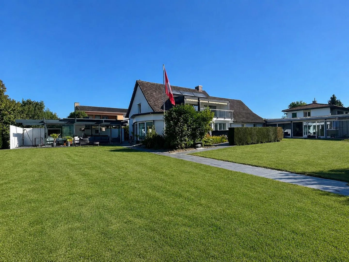 Family-friendly home with plenty of space, garden, and numerous extras - Photo 12 of 15