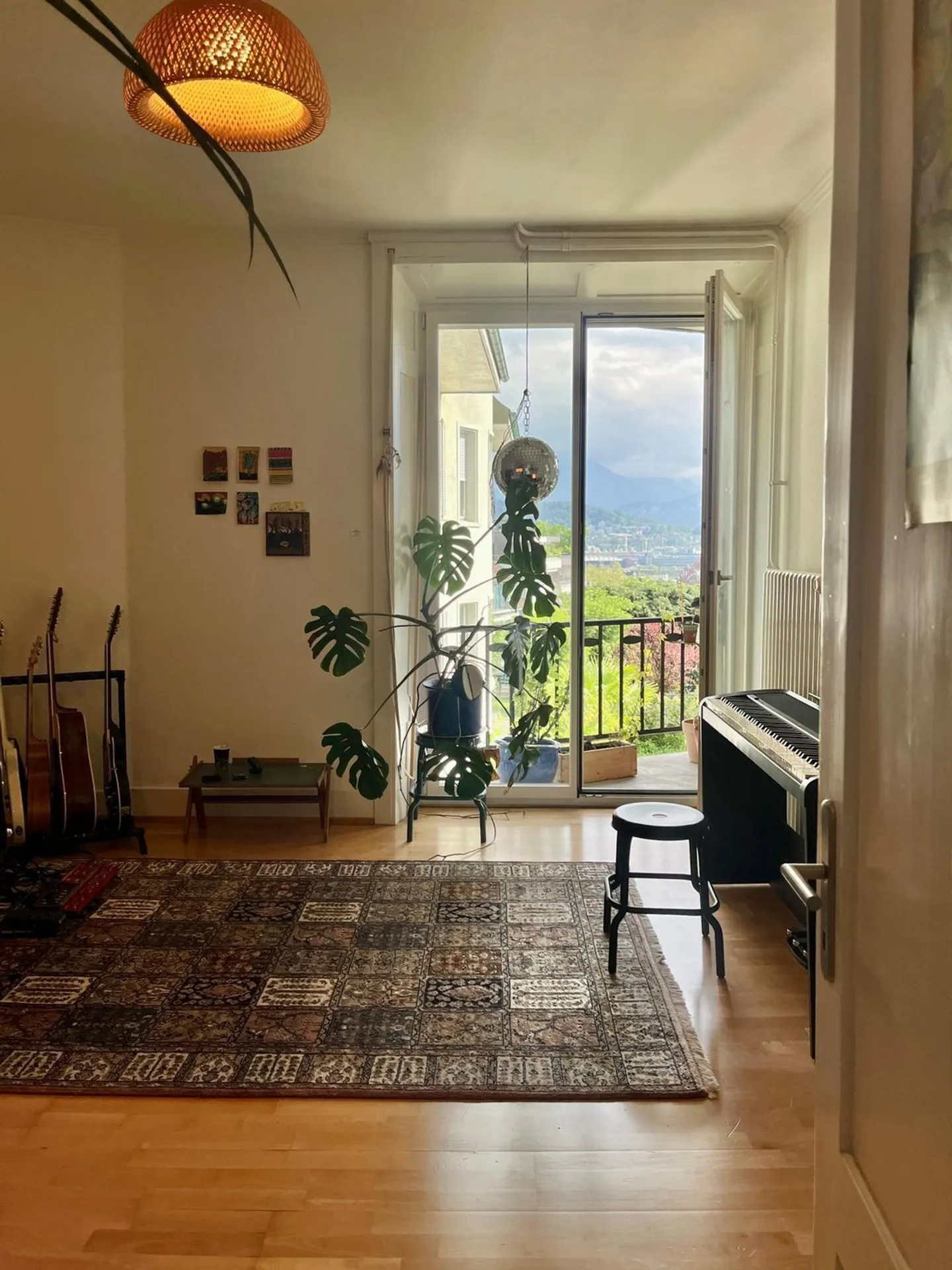 Appartamento arredato con balcone e giardino, temporaneo - Foto 3 di 10