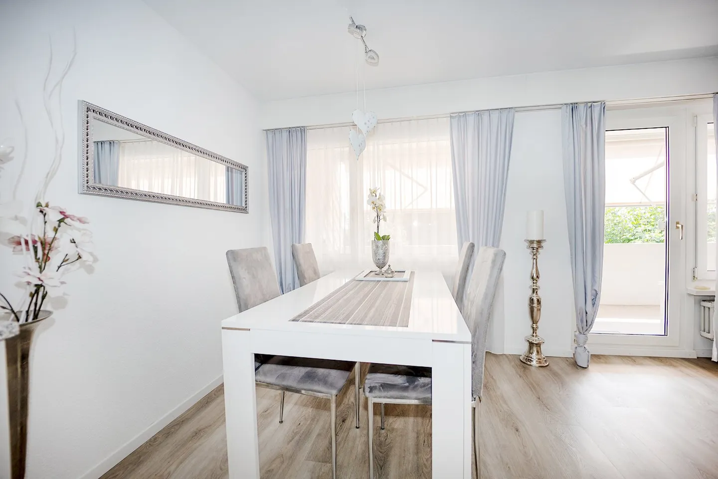 Yield or Self-Use - Attractive Top Floor Apartment with Views - Photo 6 of 15