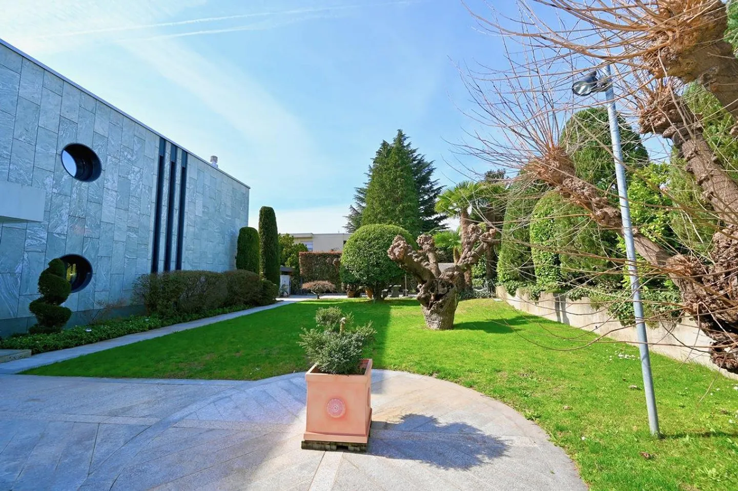 Charmante Doppelhaushälfte mit Privatgarten und Schwimmbad - Foto 19 von 20