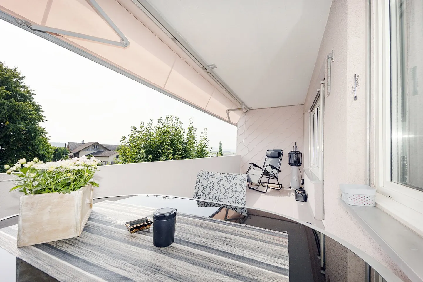 Yield or Self-Use - Attractive Top Floor Apartment with Views - Photo 13 of 15