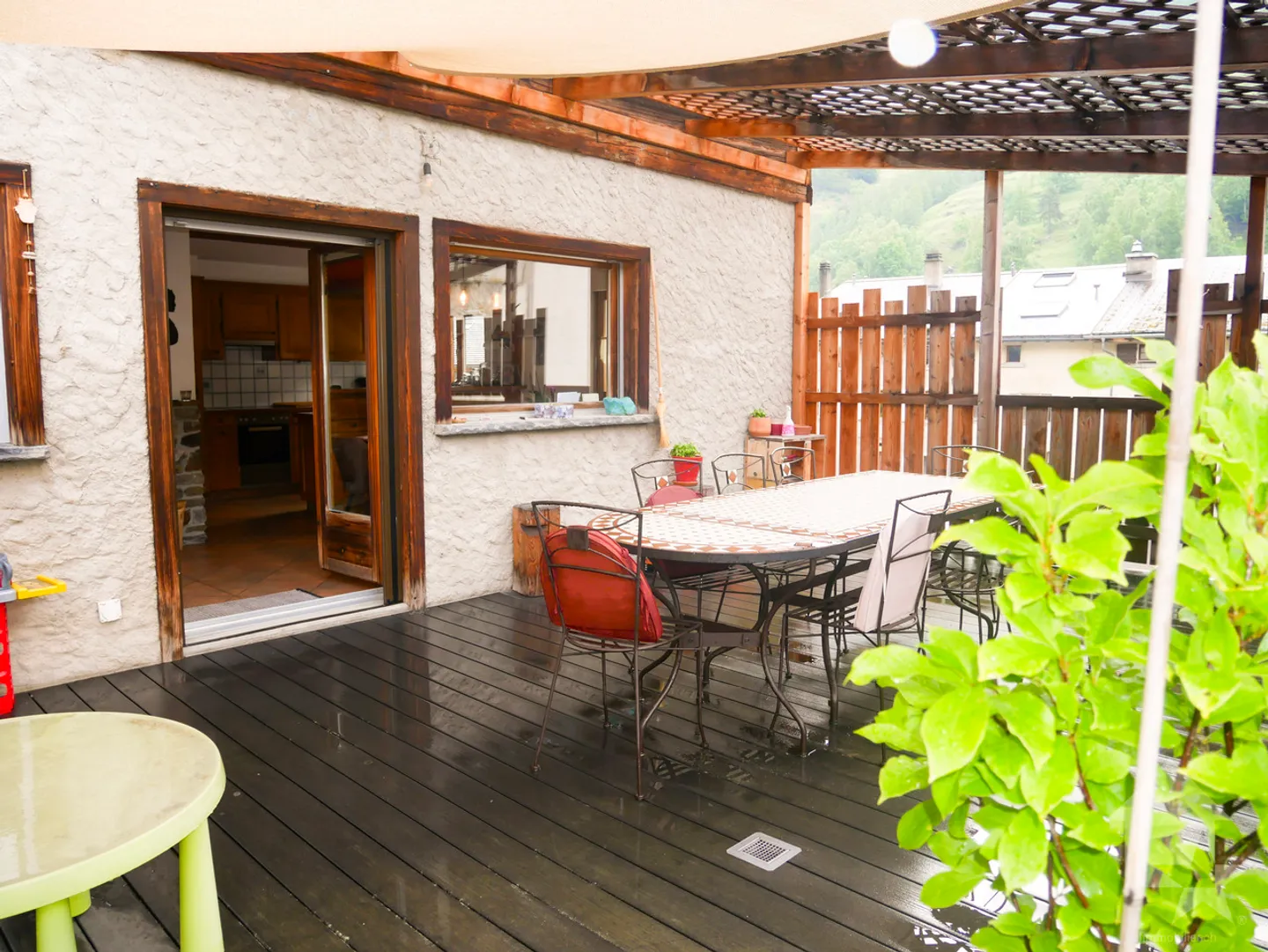 Grande villa familiare piena di fascino con un grande balcone di 100m2! - Foto 1 di 33