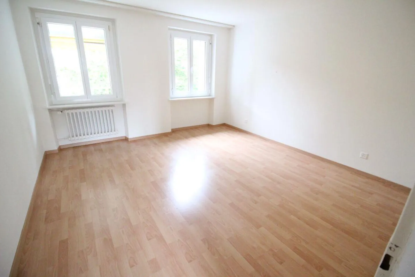 VIVERE MODERNO IN UNA POSIZIONE CENTRALE A HERBLINGEN - Foto 3 di 10