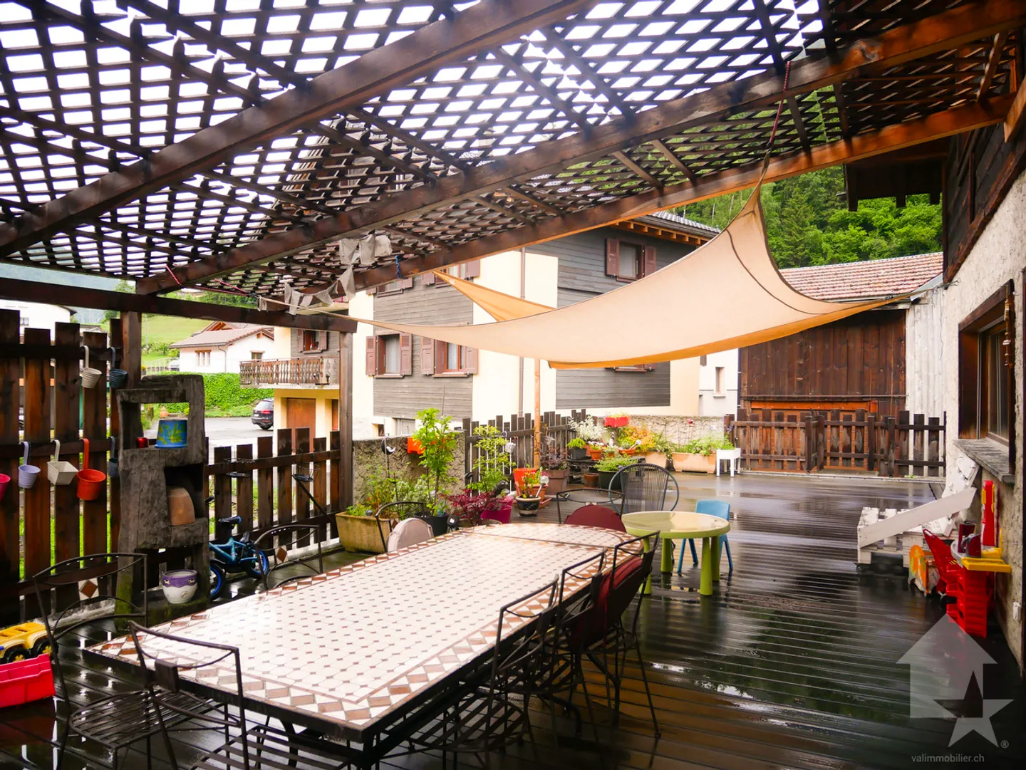 Grande villa familiare piena di fascino con un grande balcone di 100m2! - Foto 32 di 33