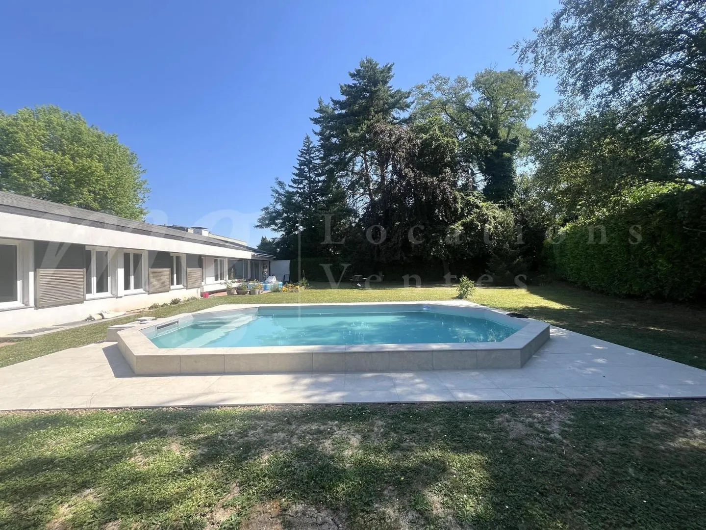 Charmantes Familienhaus mit Pool - Foto 1 von 10