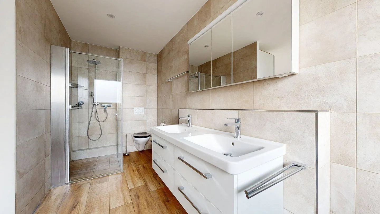 Appartement moderne de 4,5 pièces avec grand espace extérieur à apprécier - Photo 9 sur 16