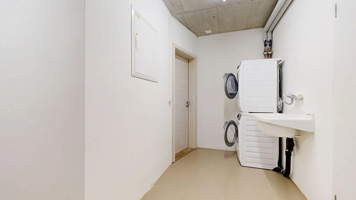 Appartement moderne de 4,5 pièces avec grand espace extérieur à apprécier - Photo 13 sur 16