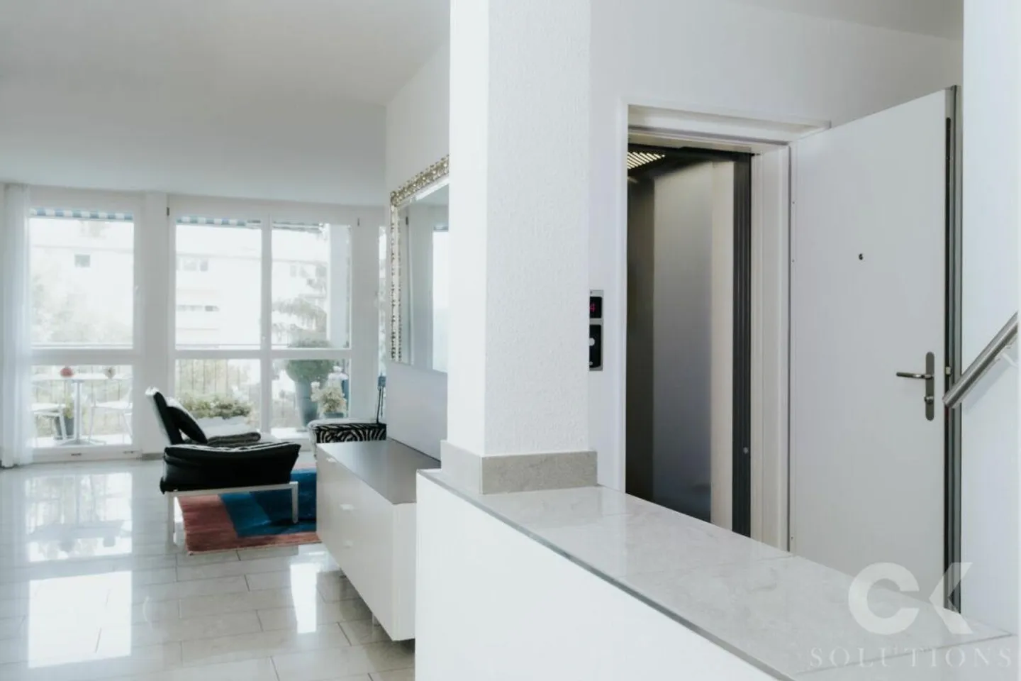 Exclusive Rooftop Garden Oasis - Your Classy Retreat! - Photo 4 of 15