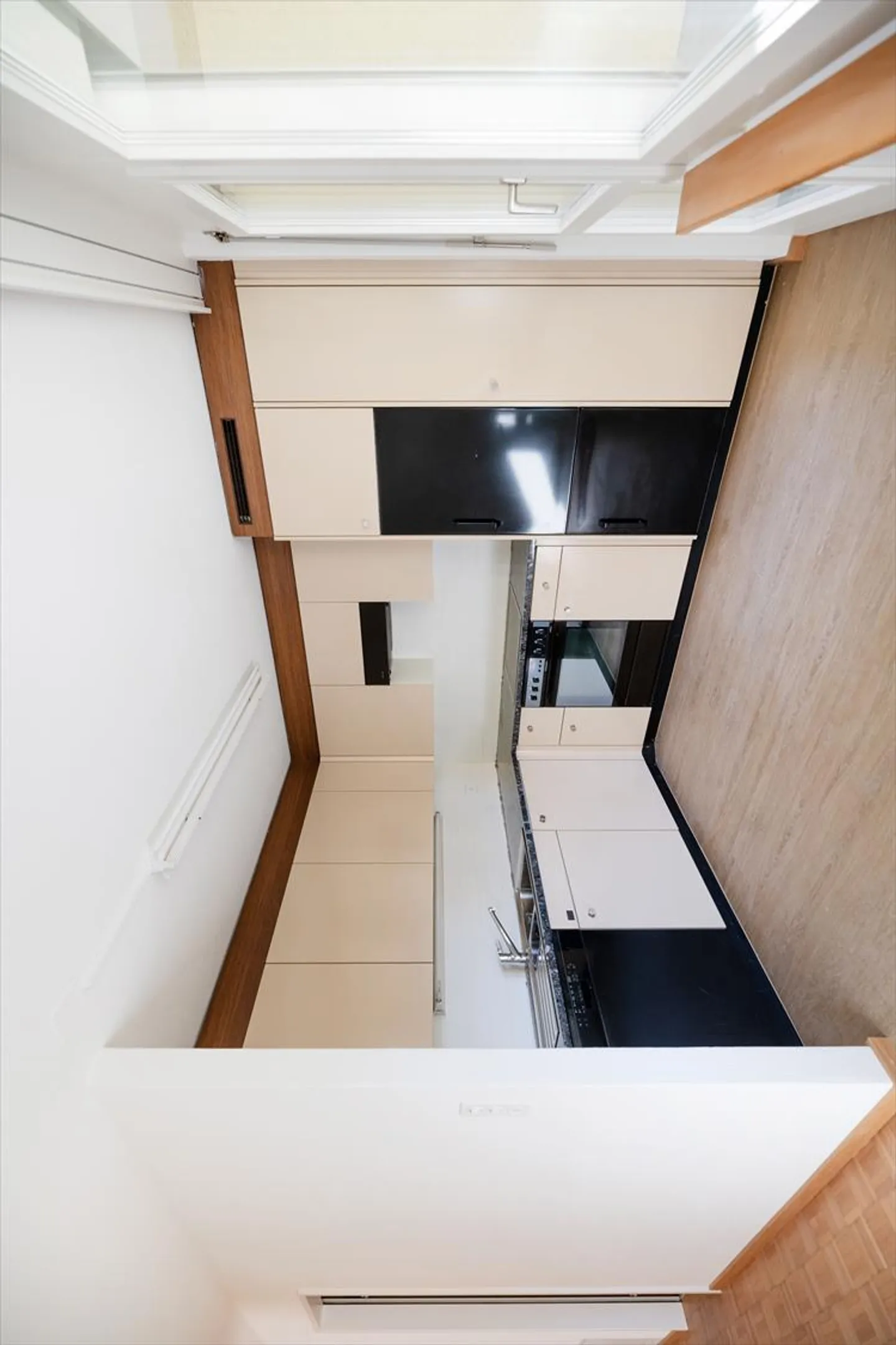 Bright and spacious apartment - Photo 8 of 8