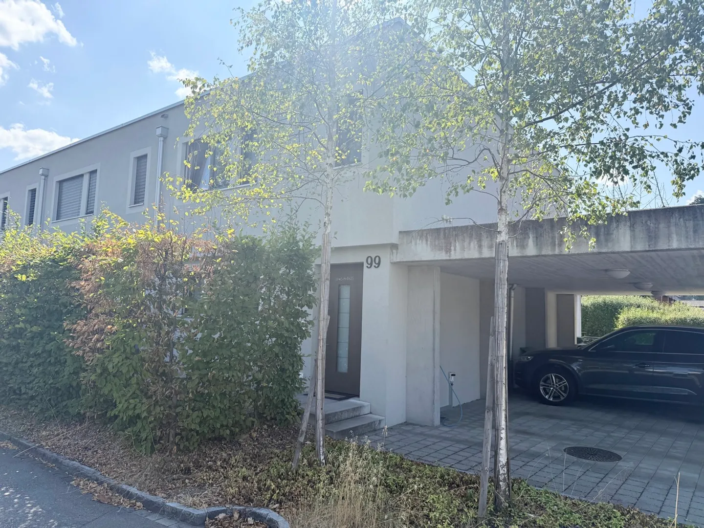 Modernes Reiheneckhaus in Reinach - Foto 1 von 13