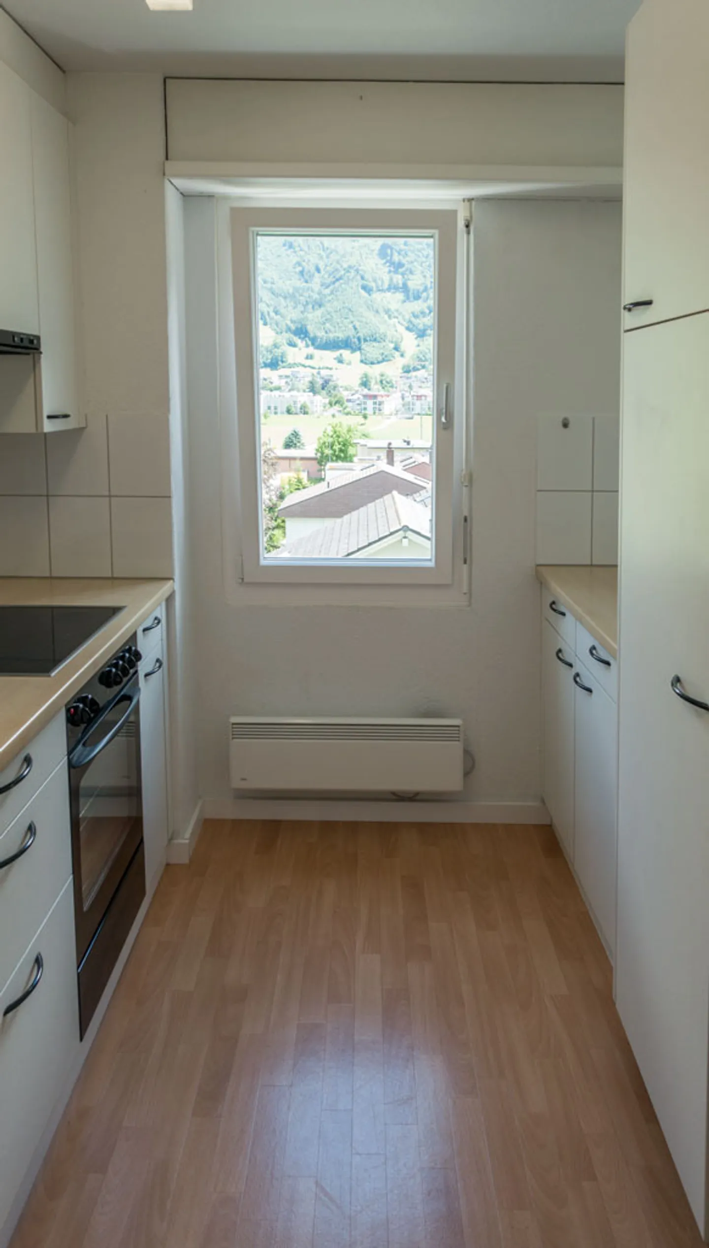 Apartment with a View of the Mountains - Photo 4 of 10