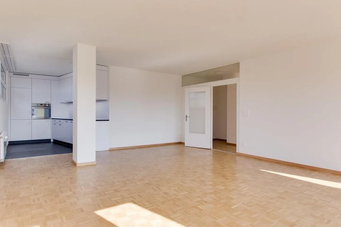 Helle Wohnung mit Stadtblick - Foto 3 von 8