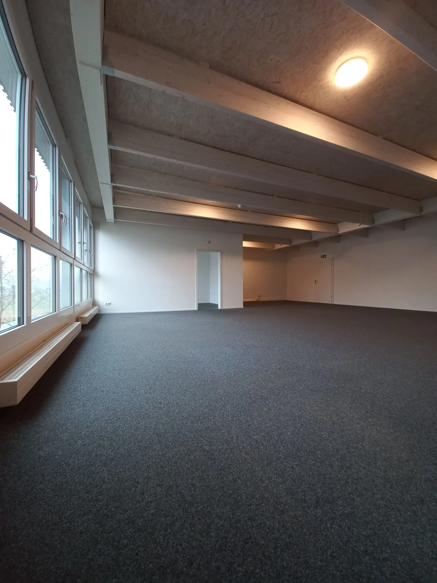 Bureaux attrayants à louer - Photo 1 sur 10