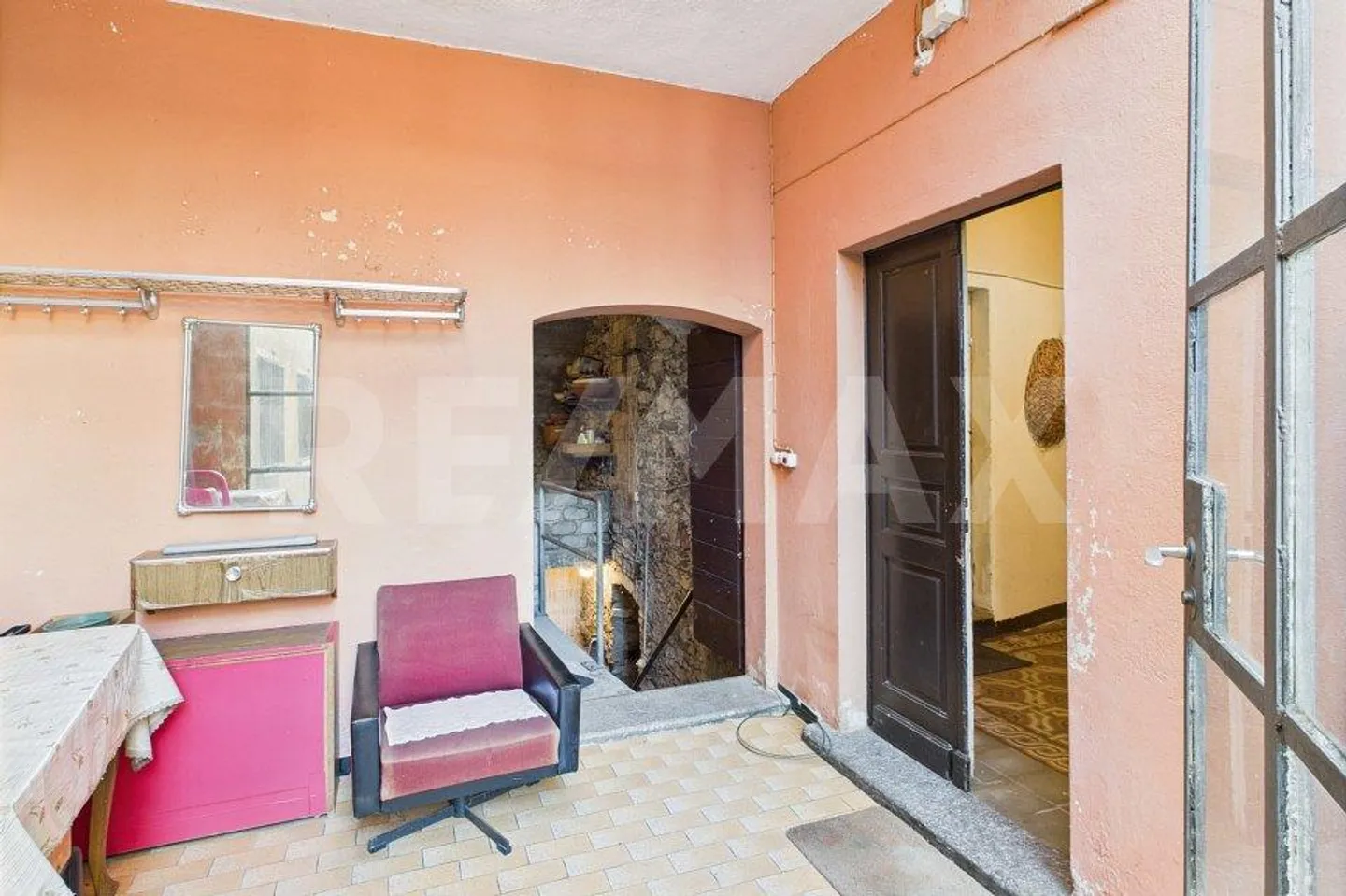 Zu Renovierende Maisonette mit Garten und Historischen Kellern  Möglichkeit zum Kauf des Gesamten Gebäudes - Foto 8 von 13