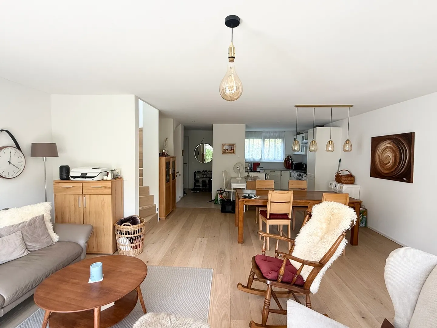 Modernes Reiheneckhaus in Reinach - Foto 2 von 13