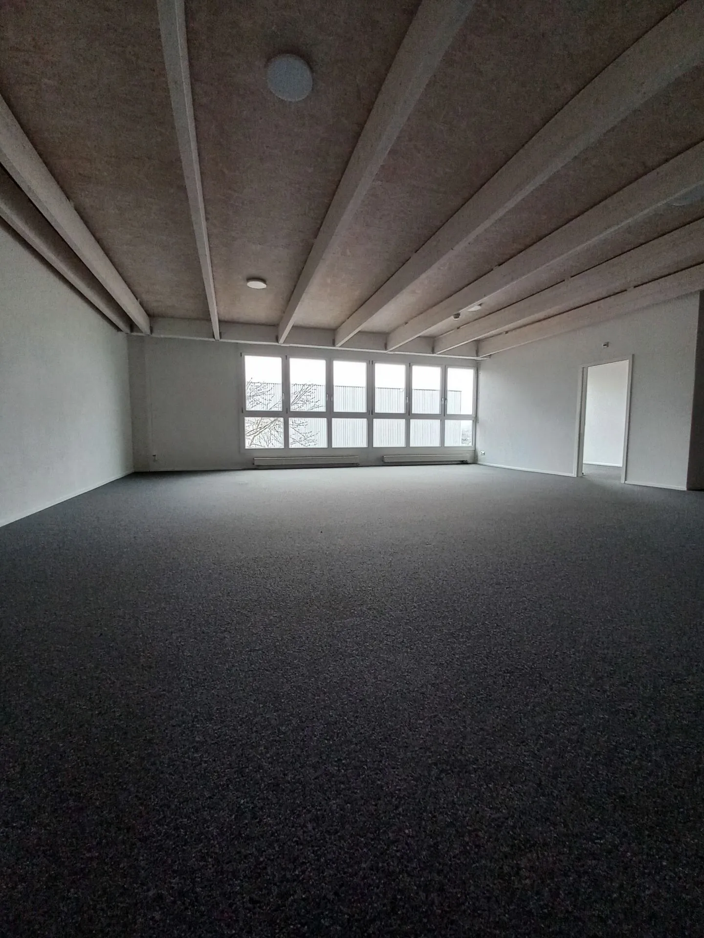 Bureaux attrayants à louer - Photo 5 sur 10