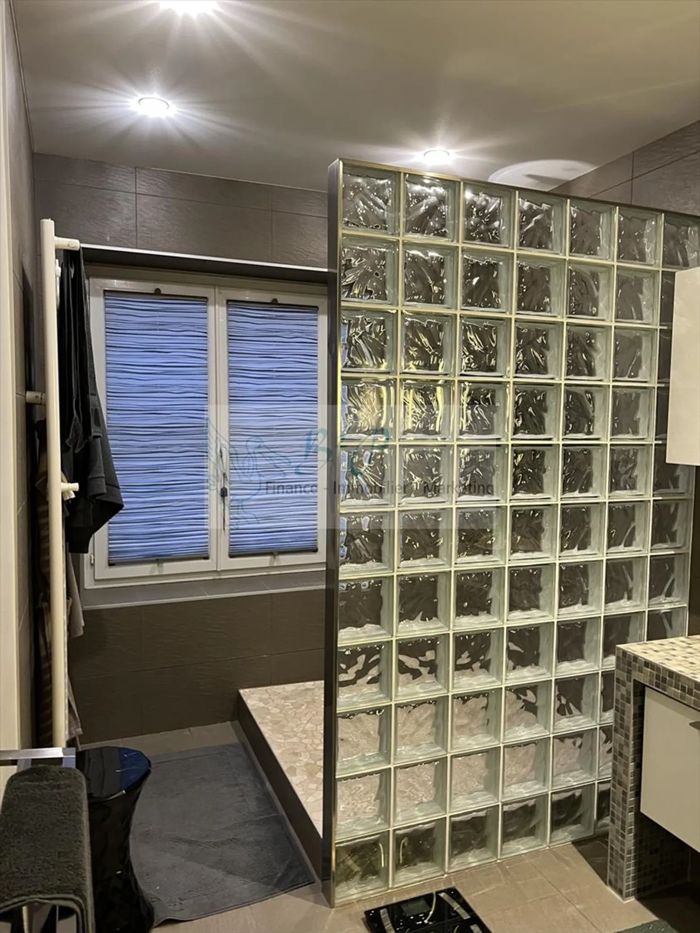 Magnifica villa con terrazza e vista sul lago - Foto 3 di 13