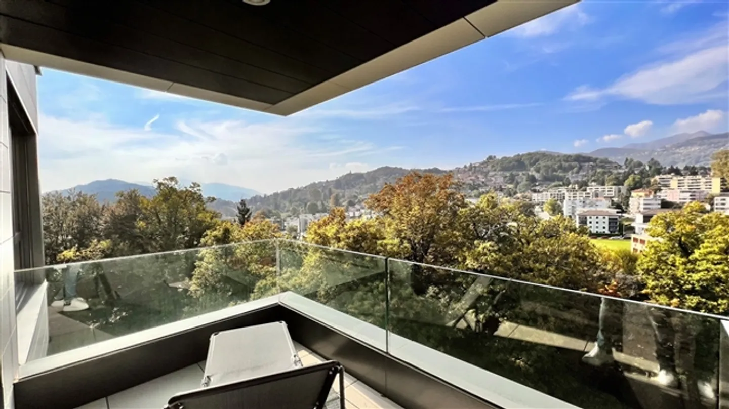 Attico in affitto vicino alla stazione ferroviaria di Lugano, Svizzera - Foto 3 di 14