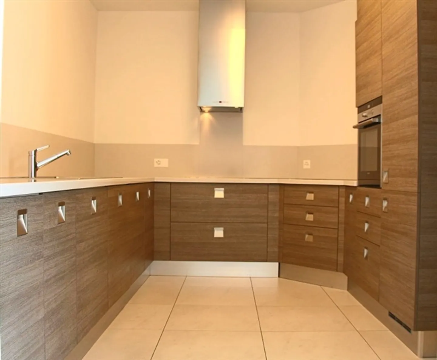 Attico in affitto vicino alla stazione ferroviaria di Lugano, Svizzera - Foto 10 di 14