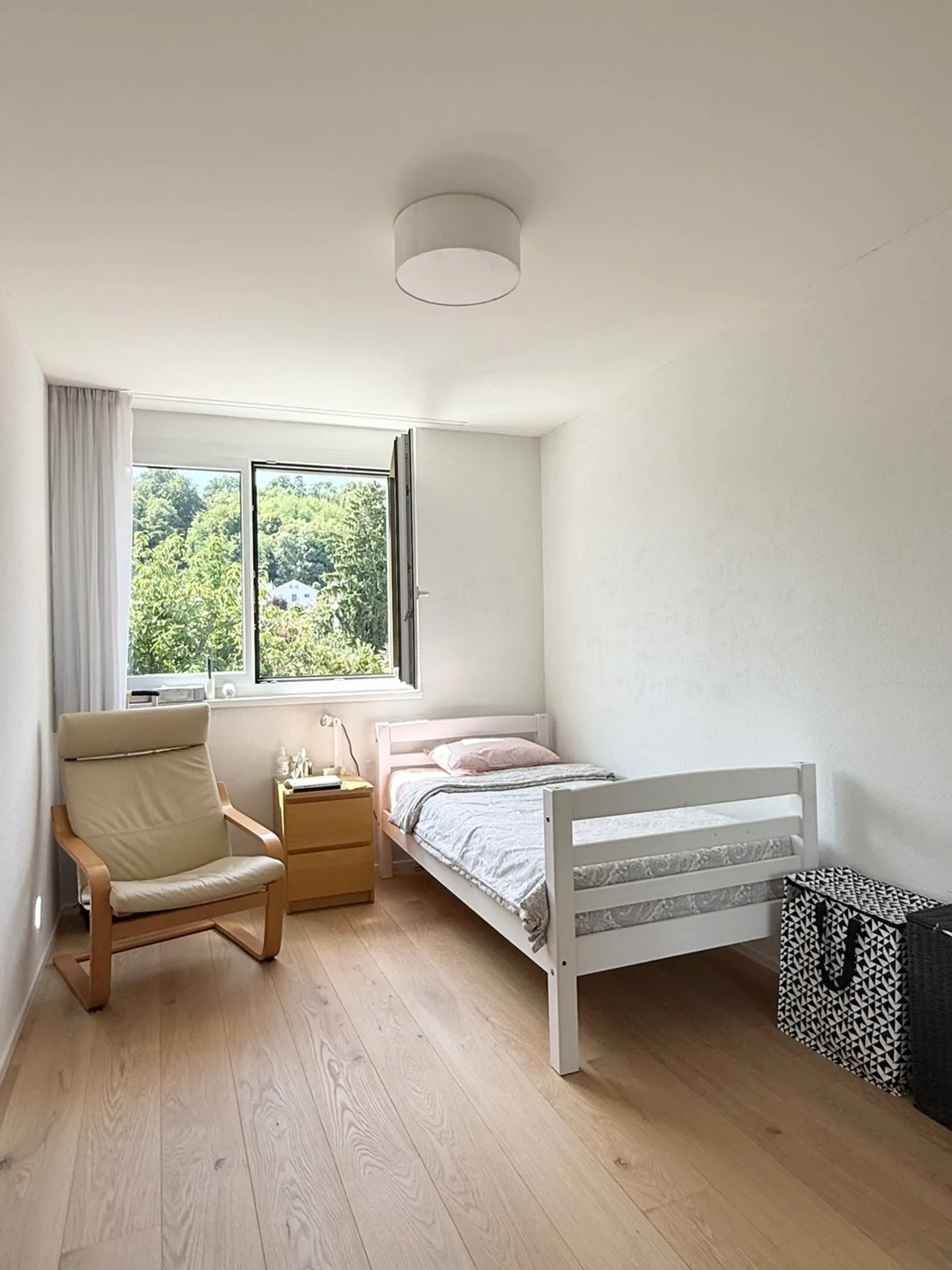 Modernes Reiheneckhaus in Reinach - Foto 9 von 13