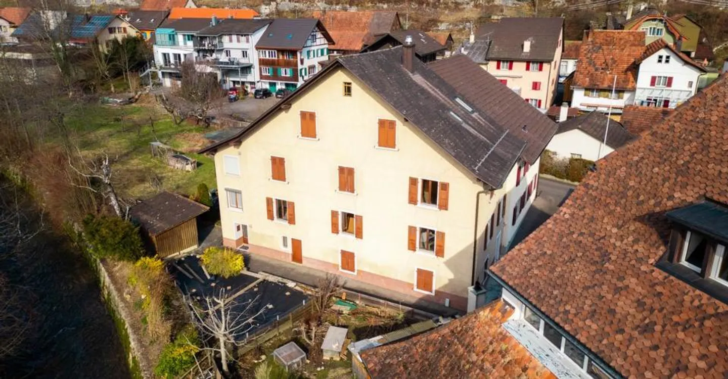 15-Zimmer-Haus - Foto 1 von 13