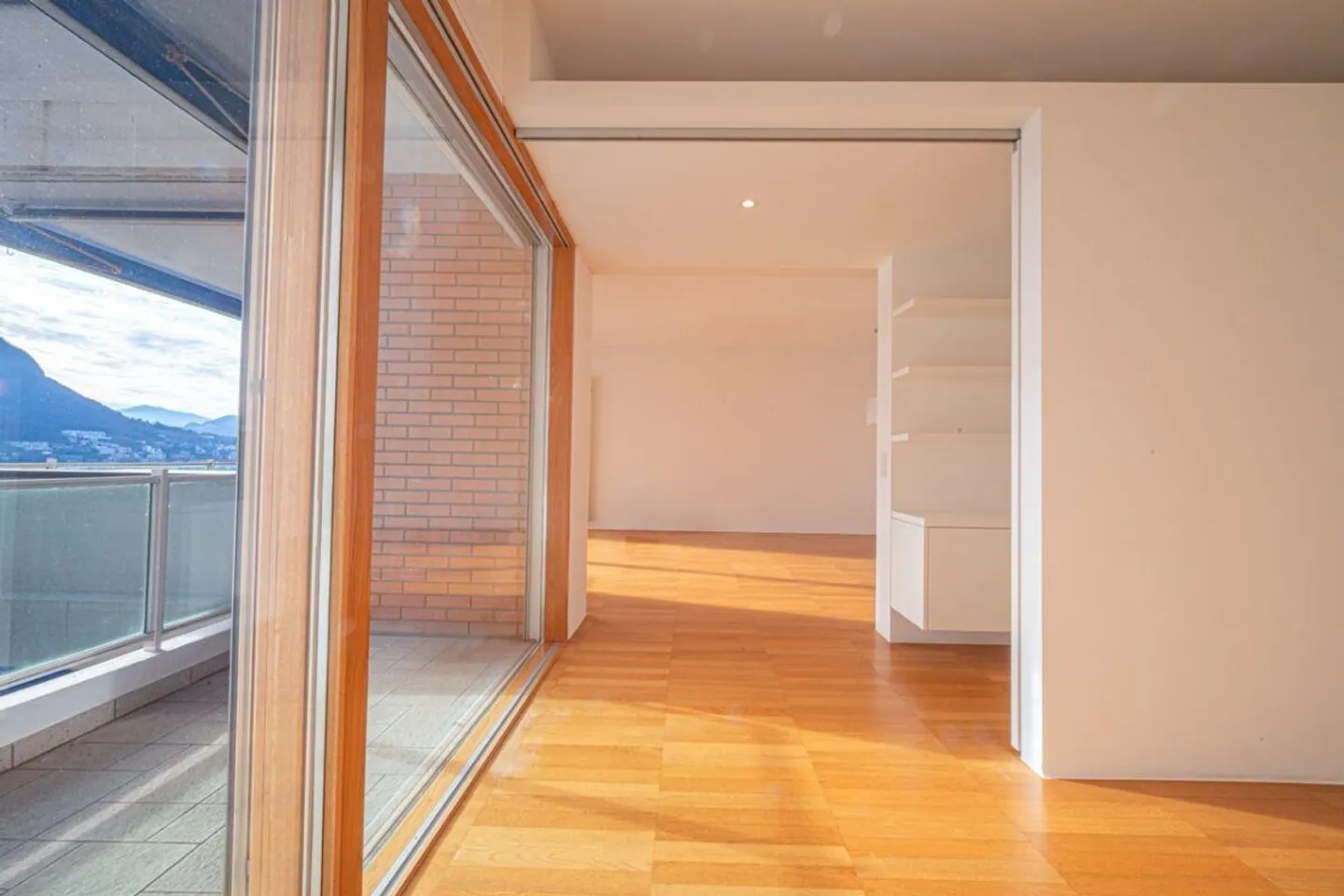 Boutique-Wohnung mit Panoramablick auf den Luganersee | Exc... - Foto 2 von 8
