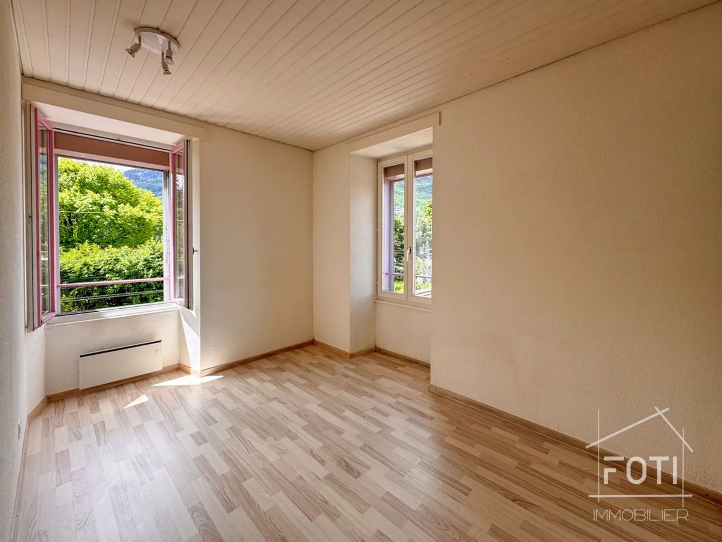 Residential building for sale - Photo 5 of 13