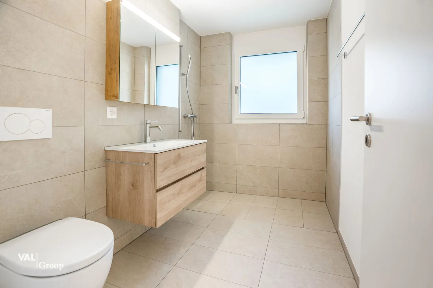 Prêt à emménager : appartement neuf de 3,5 pièces dans un bel emplacement élevé - Photo 8 sur 23