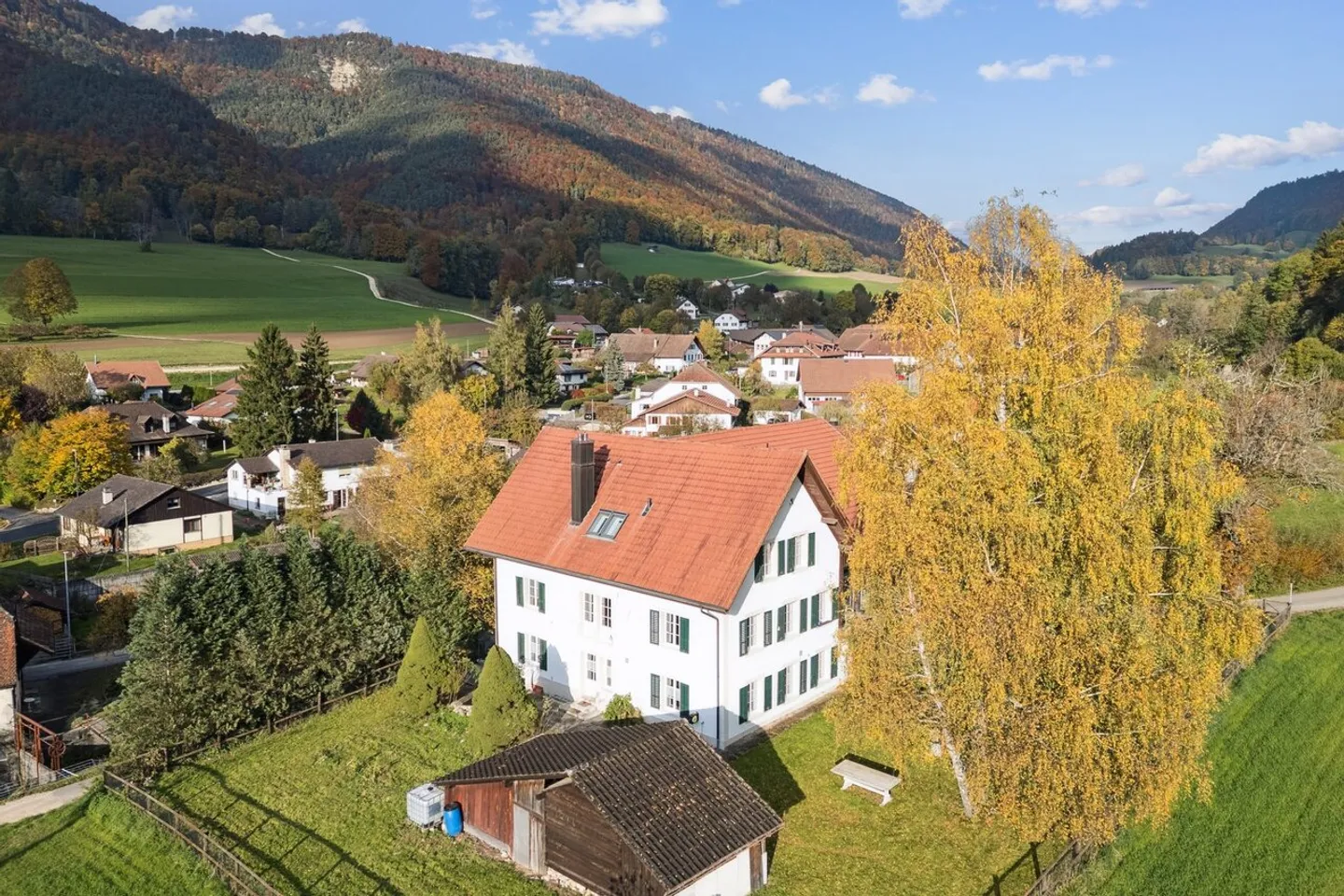 Un rifugio per l'anima e la luce nel cuore del Giura bernese - Foto 3 di 32