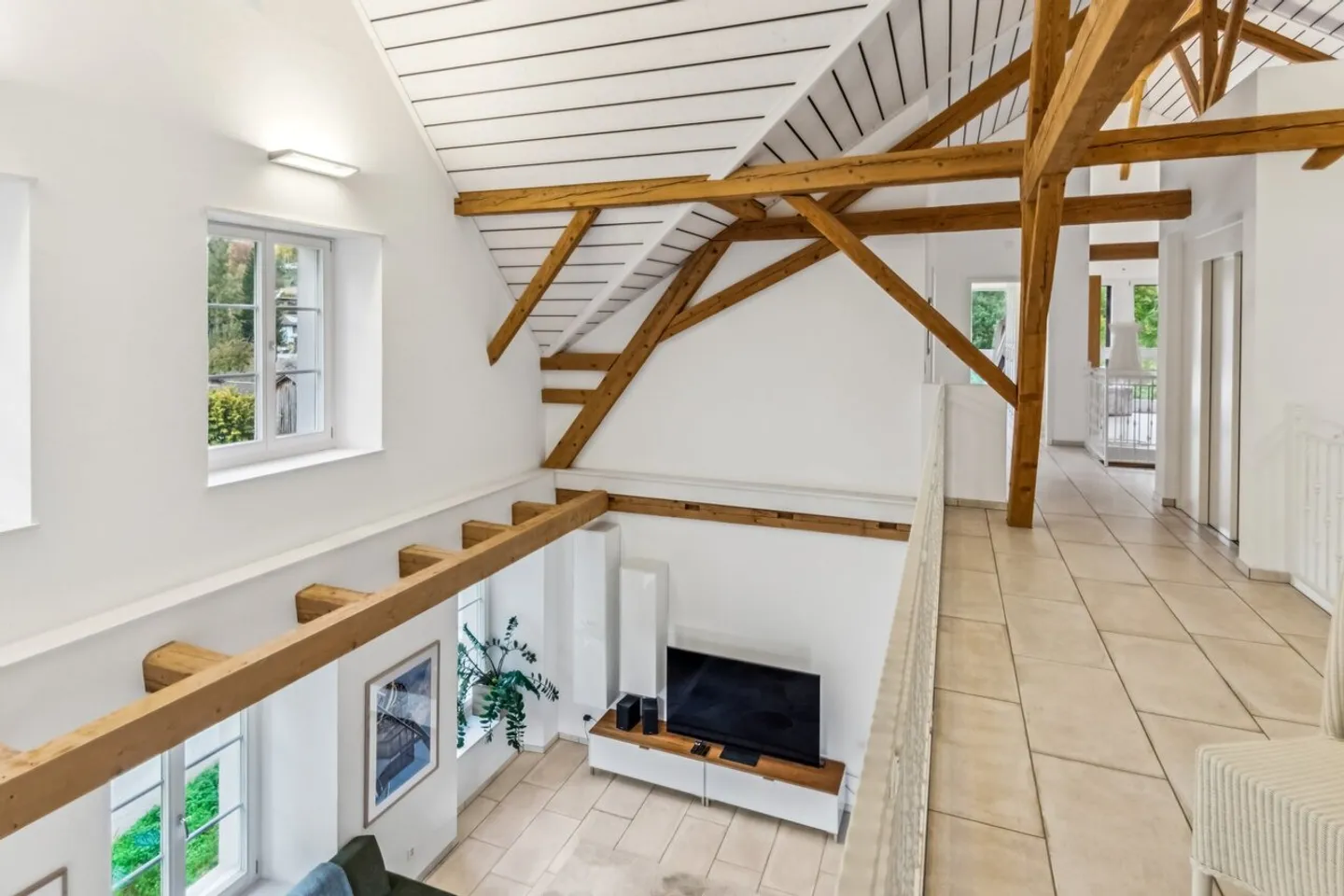 Un rifugio per l'anima e la luce nel cuore del Giura bernese - Foto 22 di 32