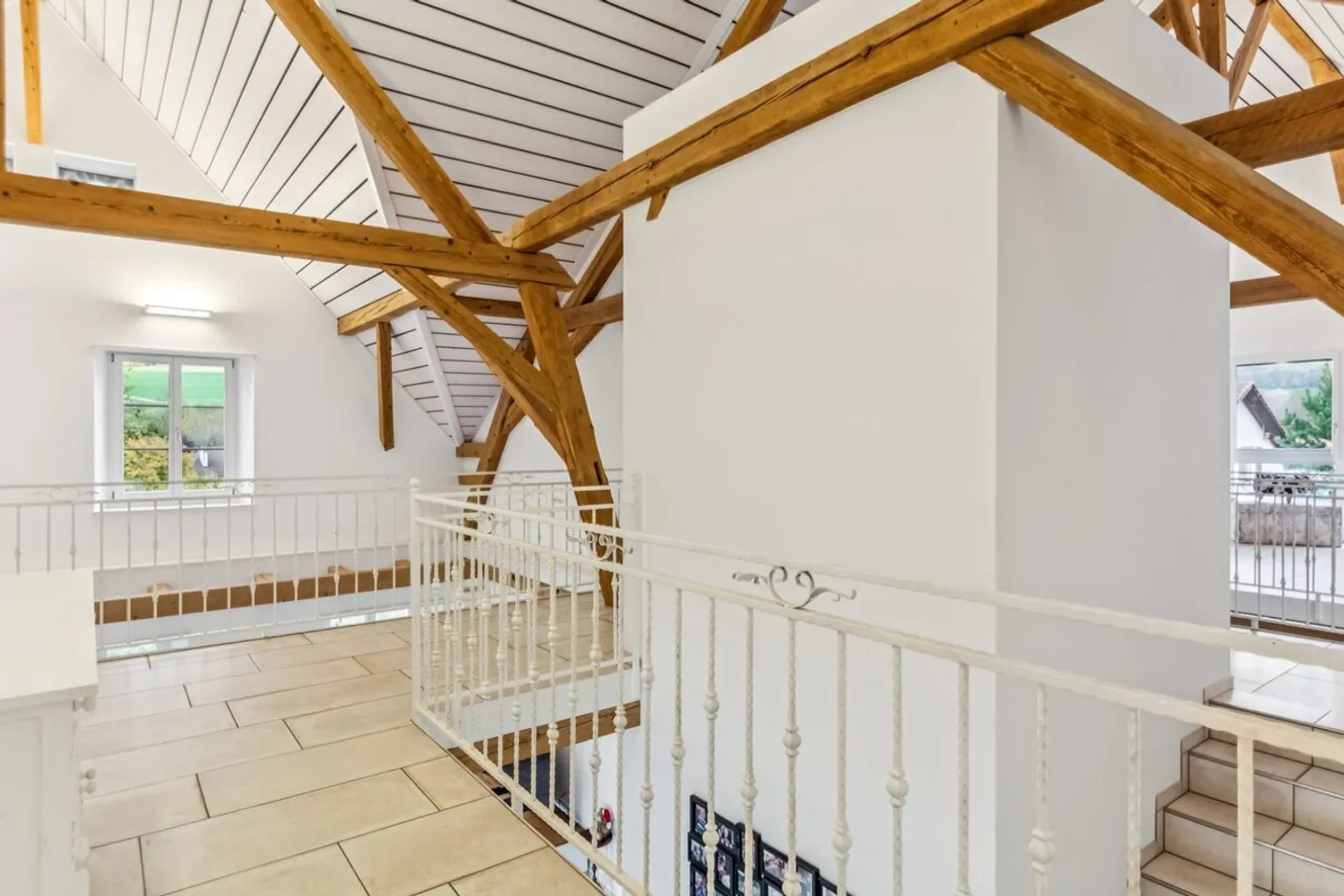 Un rifugio per l'anima e la luce nel cuore del Giura bernese - Foto 24 di 32