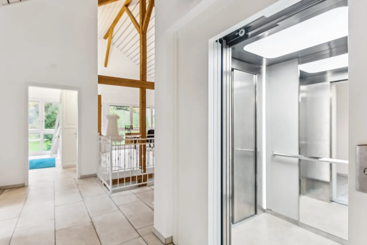 Un rifugio per l'anima e la luce nel cuore del Giura bernese - Foto 29 di 32